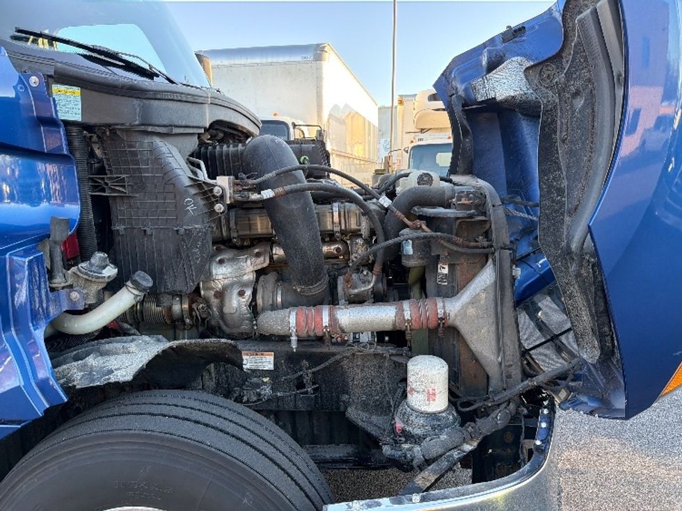 Sleeper Tractor-Heavy Duty Tractors-Freightliner-2021-T12664ST-Belcamp-MD-351,691\n\t\tmiles-$ 70,500 - Image 20