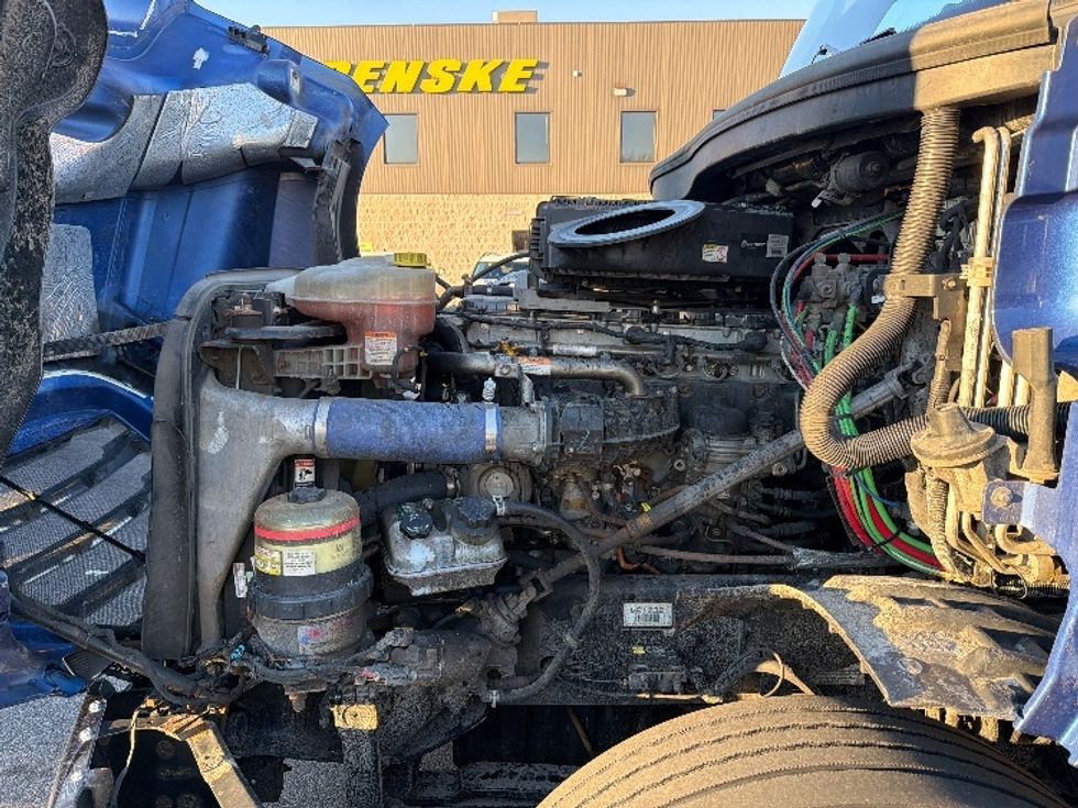 Sleeper Tractor-Heavy Duty Tractors-Freightliner-2021-T12664ST-Belcamp-MD-351,691\n\t\tmiles-$ 70,500 - Image 21