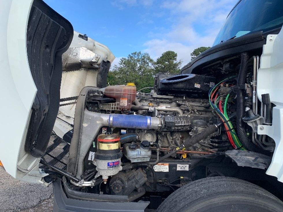 Sleeper Tractor-Heavy Duty Tractors-Freightliner-2021-T12664ST-Belden-MS-210,394\n\t\tmiles-$ 88,000 - Image 21