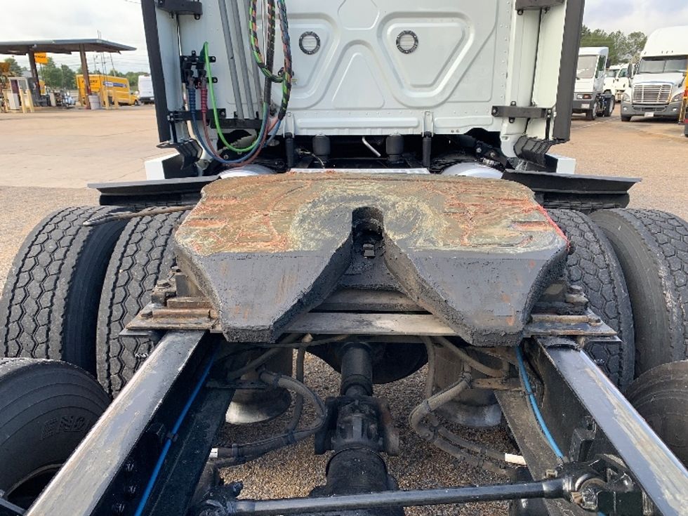 Sleeper Tractor-Heavy Duty Tractors-Freightliner-2021-T12664ST-Belden-MS-210,394\n\t\tmiles-$ 88,000 - Image 24