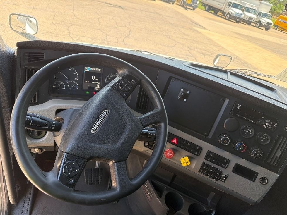 Sleeper Tractor-Heavy Duty Tractors-Freightliner-2021-T12664ST-Belden-MS-536,077\n\t\tmiles-$ 63,500 - Image 11