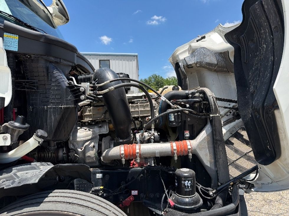 Sleeper Tractor-Heavy Duty Tractors-Freightliner-2021-T12664ST-Belden-MS-536,077\n\t\tmiles-$ 63,500 - Image 19