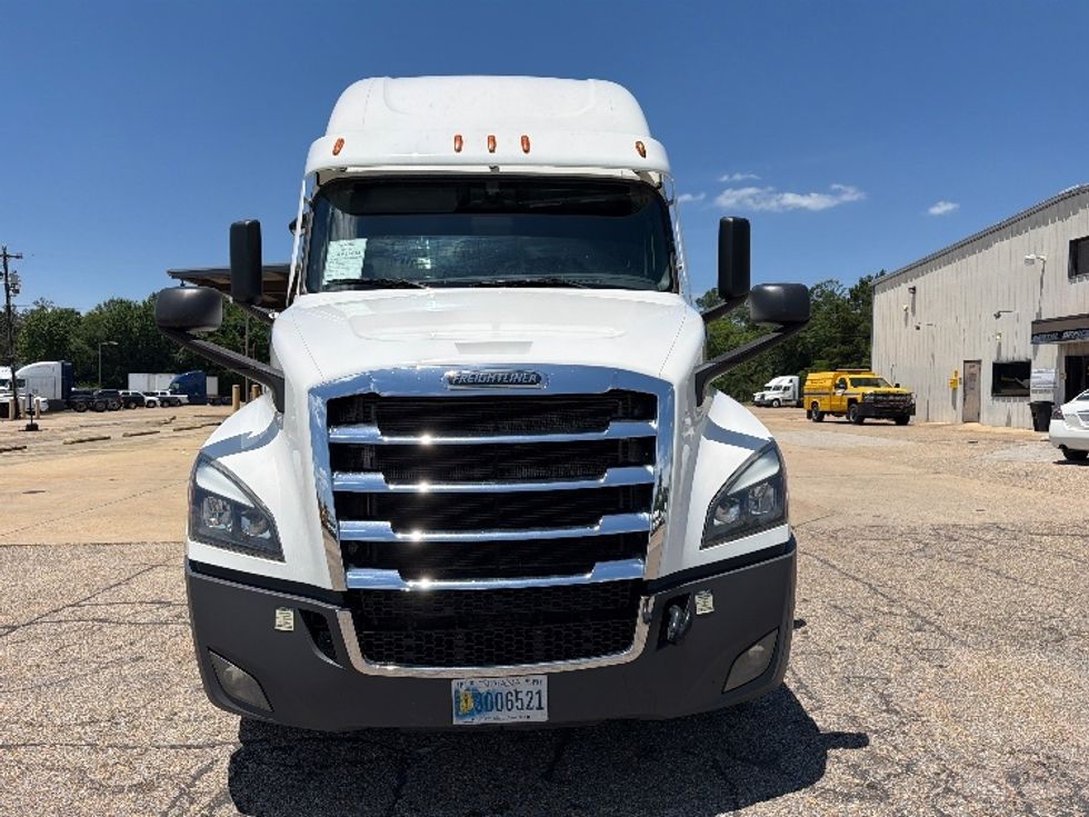 Sleeper Tractor-Heavy Duty Tractors-Freightliner-2021-T12664ST-Belden-MS-536,077\n\t\tmiles-$ 63,500 - Image 2