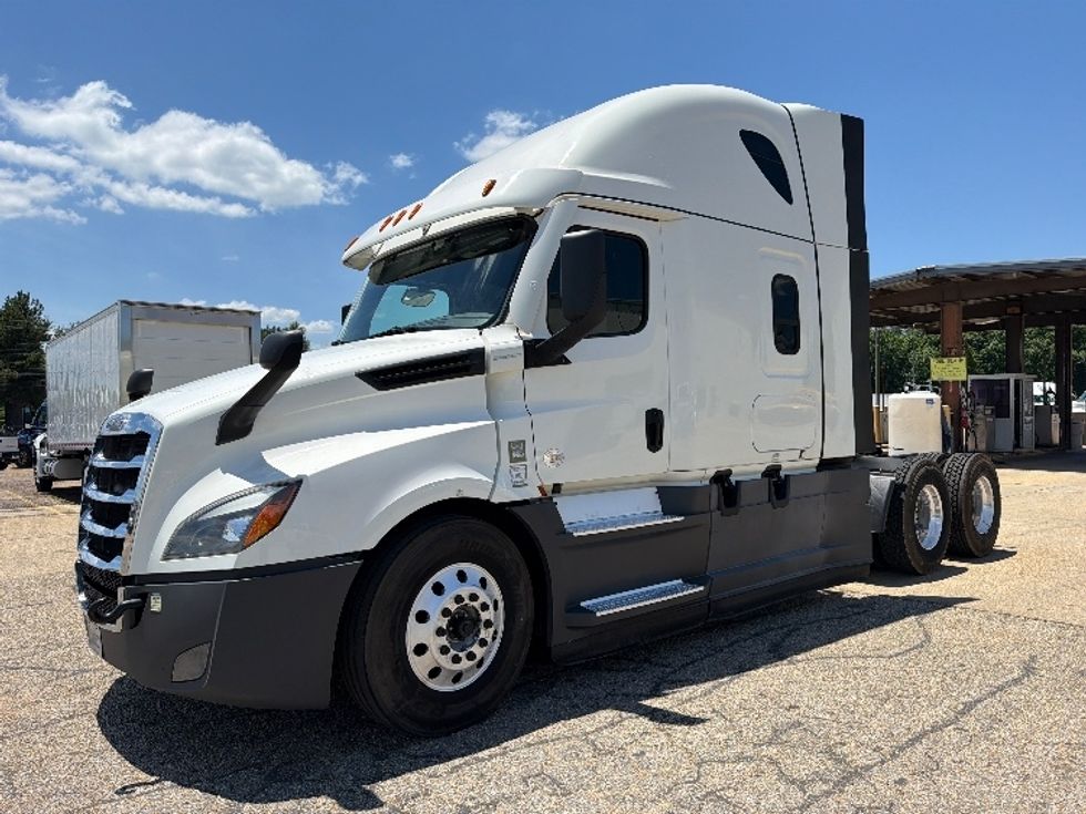 Sleeper Tractor-Heavy Duty Tractors-Freightliner-2021-T12664ST-Belden-MS-536,077\n\t\tmiles-$ 63,500 - Image 3