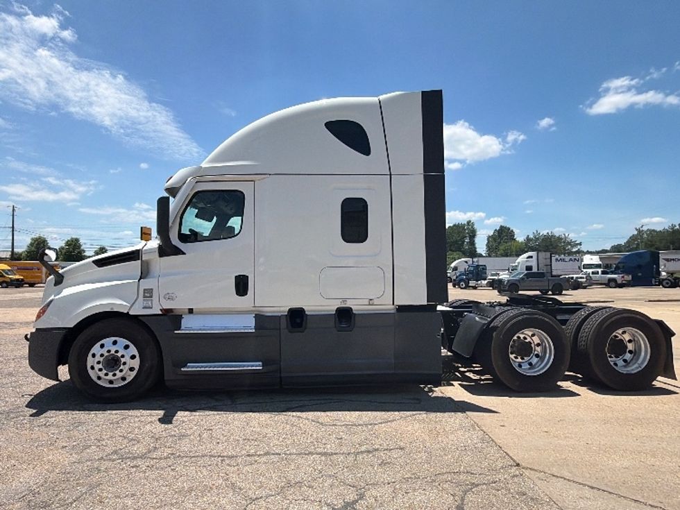 Sleeper Tractor-Heavy Duty Tractors-Freightliner-2021-T12664ST-Belden-MS-536,077\n\t\tmiles-$ 63,500 - Image 4