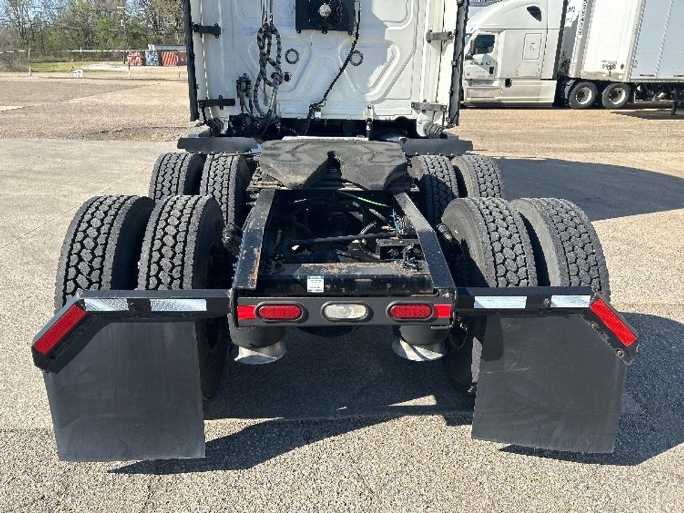 Sleeper Tractor-Heavy Duty Tractors-Freightliner-2021-T12664ST-Belden-MS-541,535\n\t\tmiles-$ 61,000 - Image 6