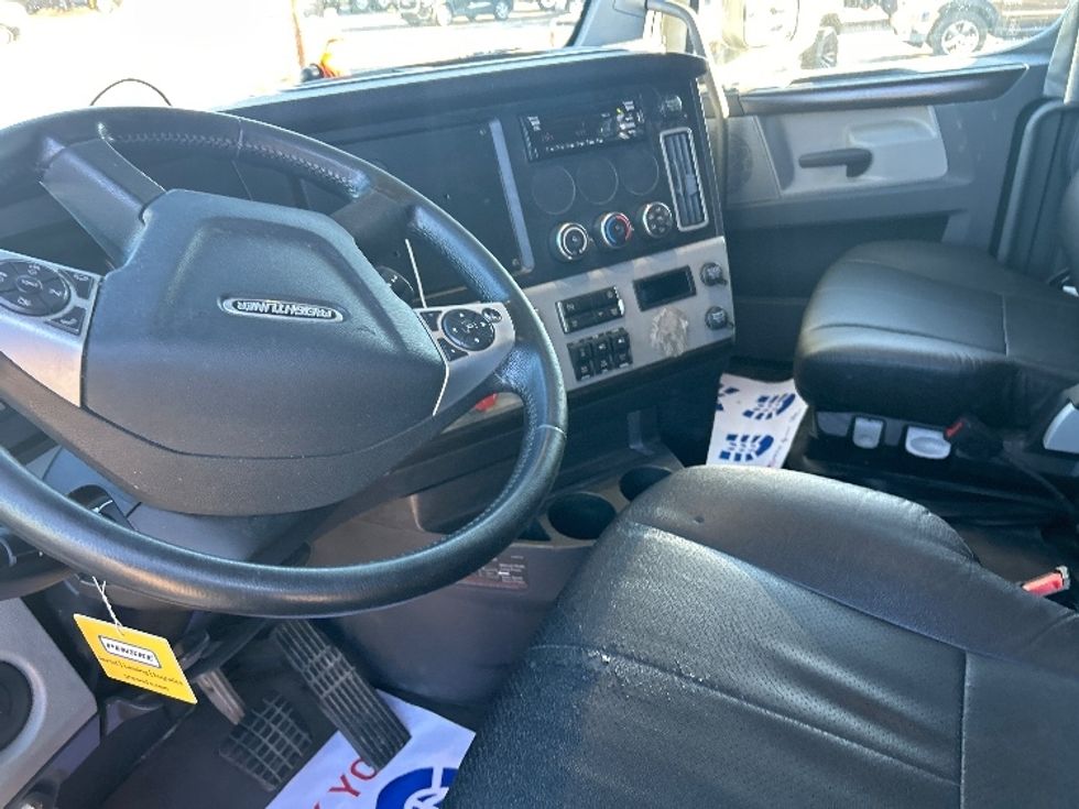 Sleeper Tractor-Heavy Duty Tractors-Freightliner-2021-T12664ST-Belden-MS-559,004\n\t\tmiles-$ 68,750 - Image 10