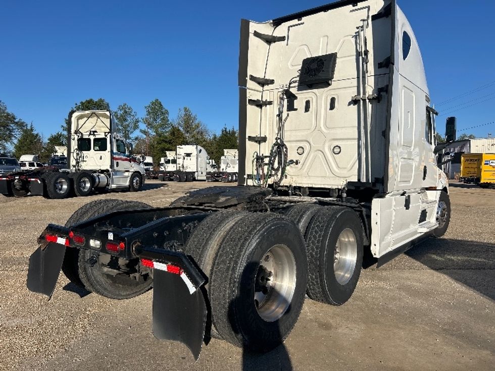 Sleeper Tractor-Heavy Duty Tractors-Freightliner-2021-T12664ST-Belden-MS-559,004\n\t\tmiles-$ 68,750 - Image 7