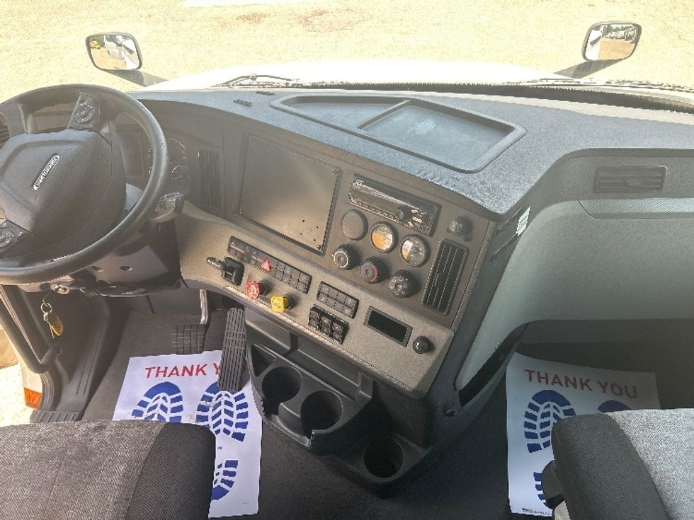 Sleeper Tractor-Heavy Duty Tractors-Freightliner-2021-T12664ST-Belden-MS-707,832\n\t\tmiles-$ 45,500 - Image 12