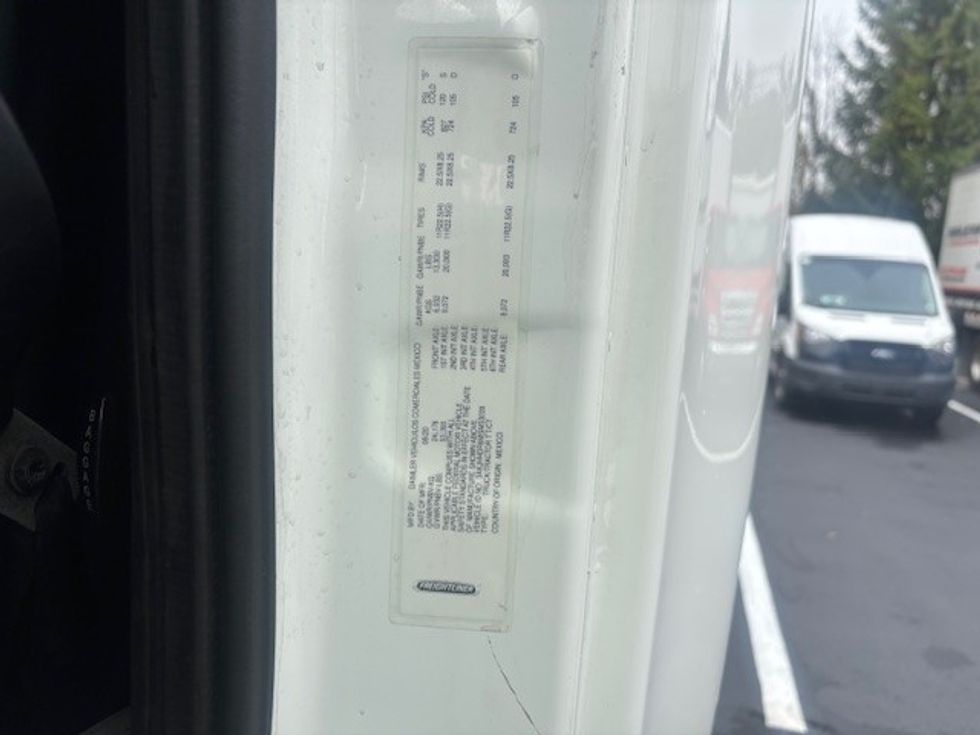 Sleeper Tractor-Heavy Duty Tractors-Freightliner-2021-T12664ST-Bensalem-PA-529,440\n\t\tmiles-$ 59,500 - Image 22