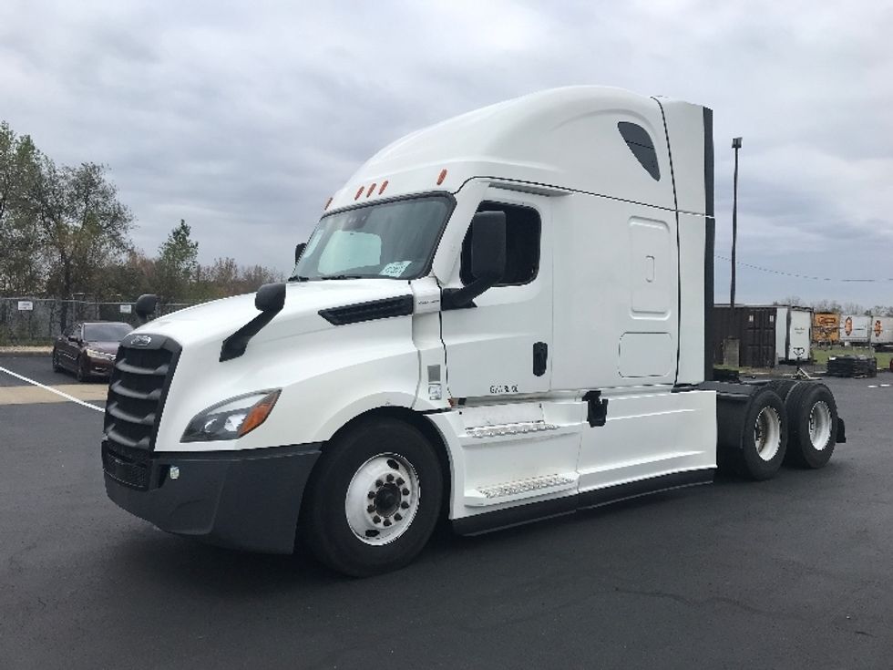 Sleeper Tractor-Heavy Duty Tractors-Freightliner-2021-T12664ST-Bensalem-PA-529,440\n\t\tmiles-$ 59,500 - Image 3