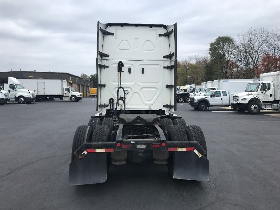 Sleeper Tractor-Heavy Duty Tractors-Freightliner-2021-T12664ST-Bensalem-PA-529,440\n\t\tmiles-$ 59,500 - Image 6