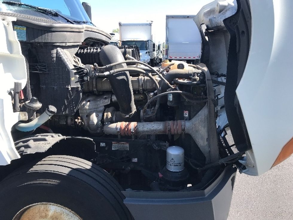 Sleeper Tractor-Heavy Duty Tractors-Freightliner-2021-T12664ST-Bensalem-PA-592,487\n\t\tmiles-$ 52,000 - Image 20