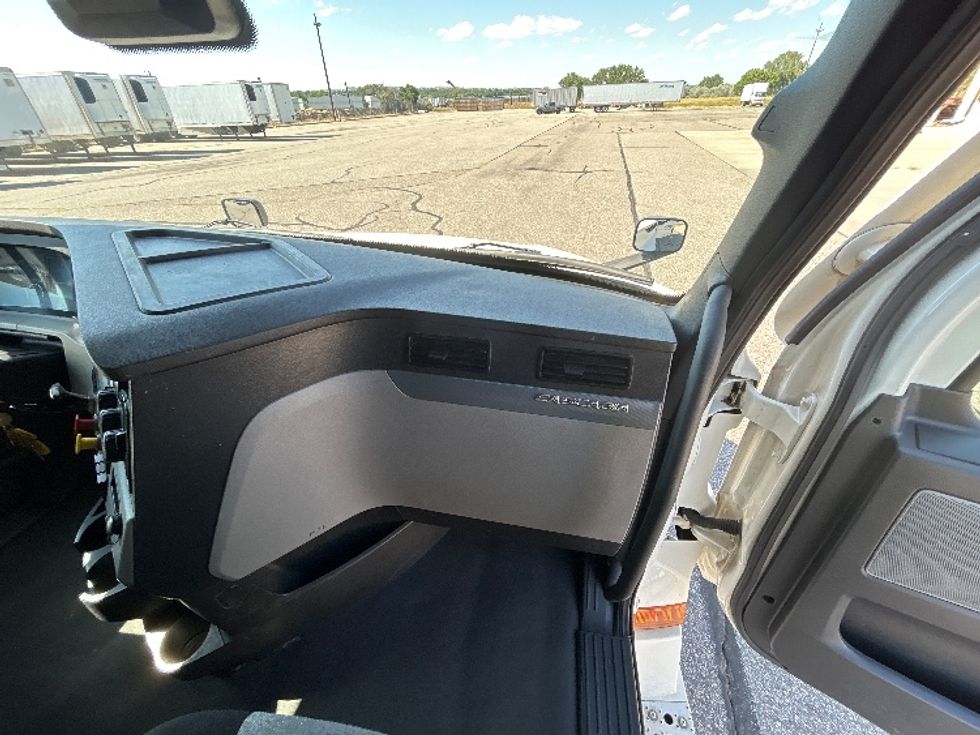 Sleeper Tractor-Heavy Duty Tractors-Freightliner-2021-T12664ST-Billings-MT-540,620\n\t\tmiles-$ 69,250 - Image 14