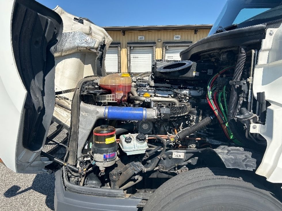 Sleeper Tractor-Heavy Duty Tractors-Freightliner-2021-T12664ST-Billings-MT-540,620\n\t\tmiles-$ 69,250 - Image 21