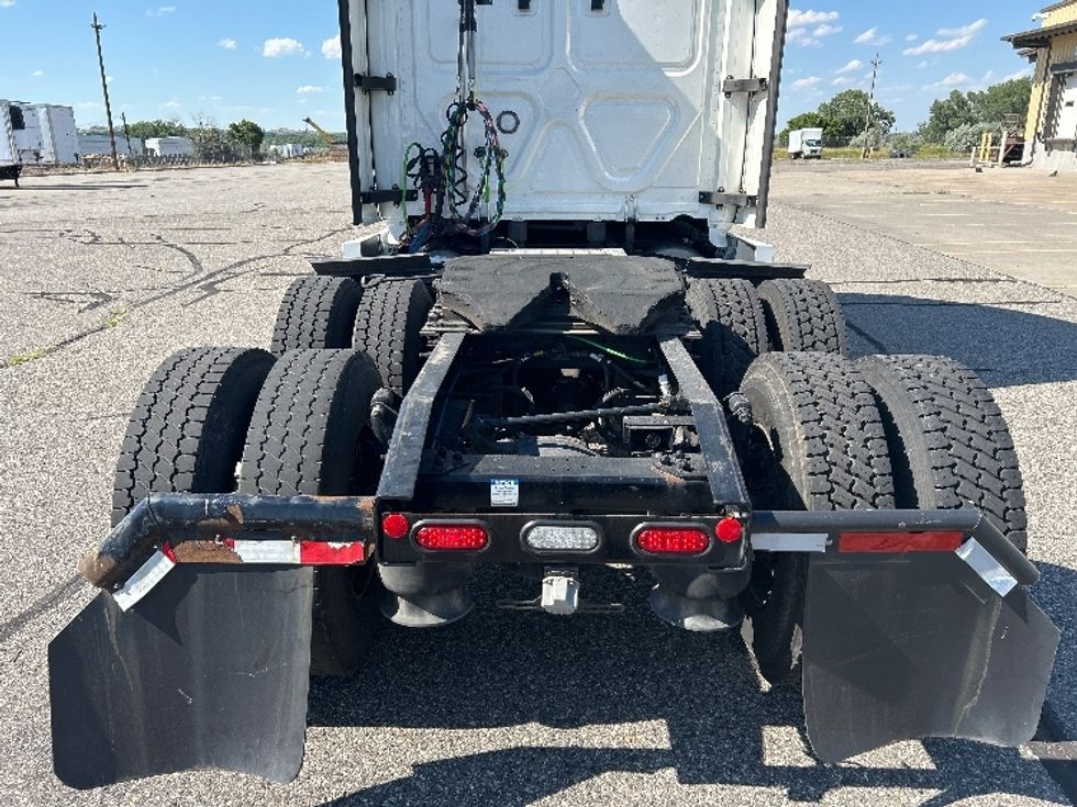 Sleeper Tractor-Heavy Duty Tractors-Freightliner-2021-T12664ST-Billings-MT-540,620\n\t\tmiles-$ 69,250 - Image 6