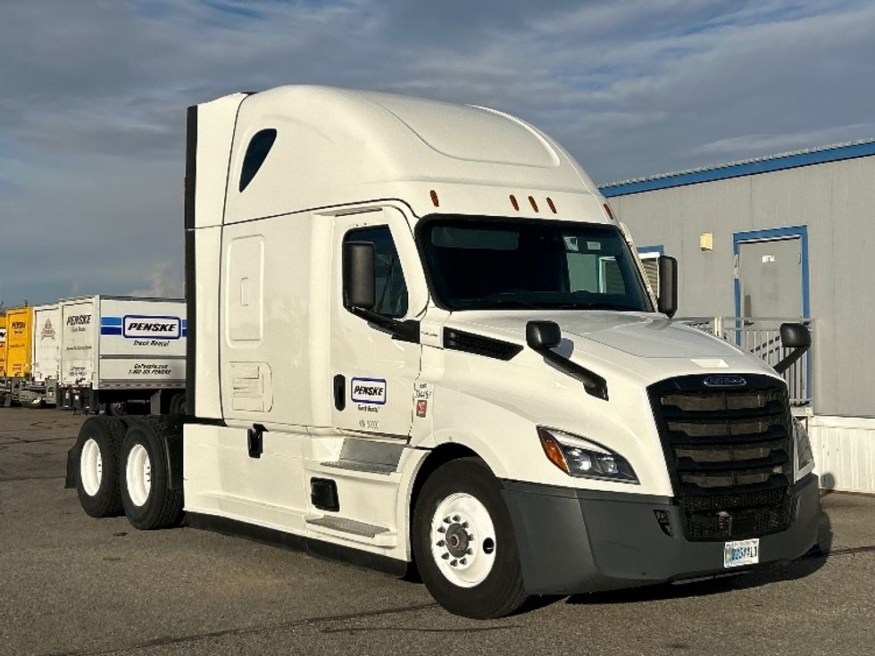 Sleeper Tractor-Heavy Duty Tractors-Freightliner-2021-T12664ST-Billings-MT-609,653\n\t\tmiles-$ 66,750 - Image 1