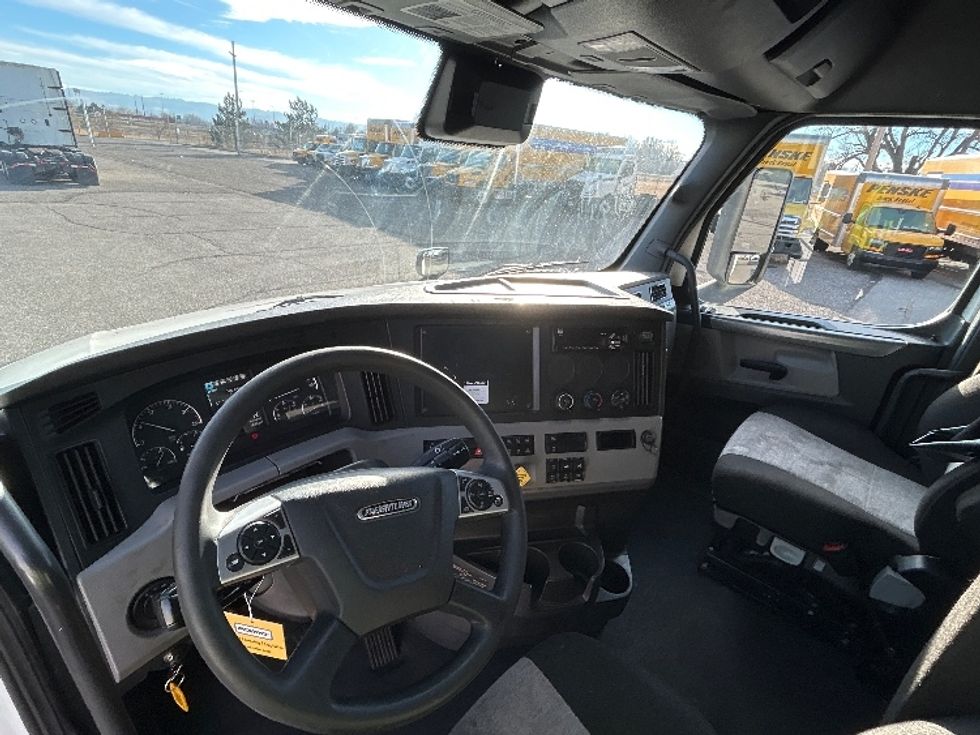 Sleeper Tractor-Heavy Duty Tractors-Freightliner-2021-T12664ST-Billings-MT-609,653\n\t\tmiles-$ 66,750 - Image 10