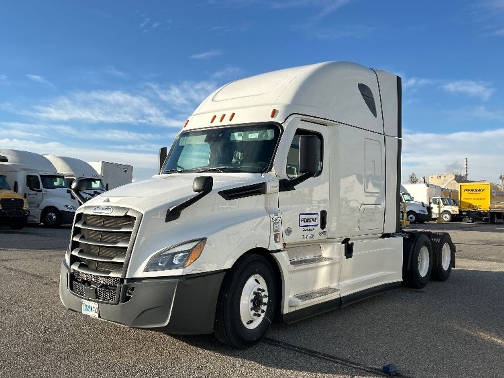 Sleeper Tractor-Heavy Duty Tractors-Freightliner-2021-T12664ST-Billings-MT-609,653\n\t\tmiles-$ 66,750 - Image 3
