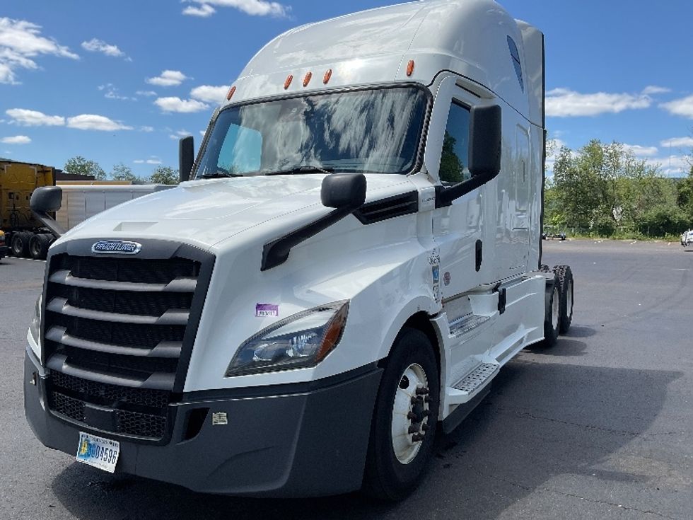 Sleeper Tractor-Heavy Duty Tractors-Freightliner-2021-T12664ST-Binghamton-NY-455,629\n\t\tmiles-$ 67,500 - Image 3