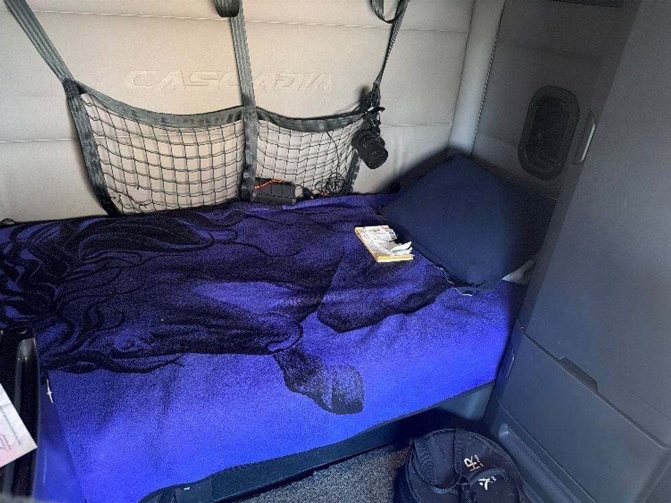 Sleeper Tractor-Heavy Duty Tractors-Freightliner-2021-T12664ST-Boise-ID-550,634\n\t\tmiles-$ 57,250 - Image 17