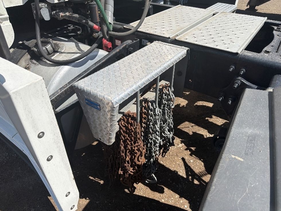 Sleeper Tractor-Heavy Duty Tractors-Freightliner-2021-T12664ST-Boise-ID-550,634\n\t\tmiles-$ 57,250 - Image 22