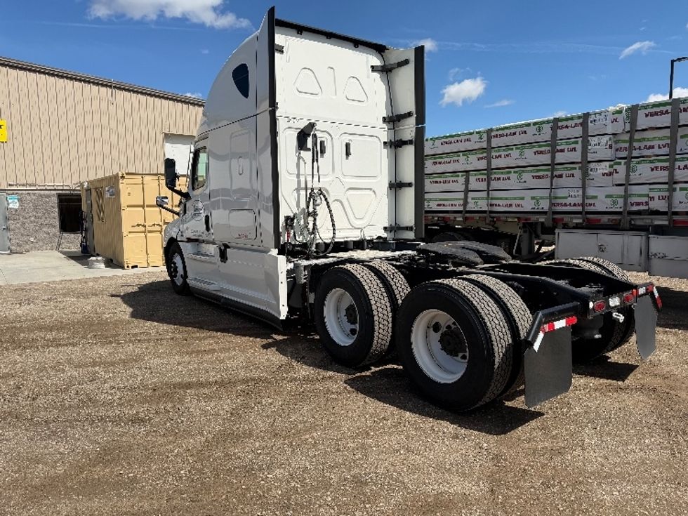 Sleeper Tractor-Heavy Duty Tractors-Freightliner-2021-T12664ST-Boise-ID-550,634\n\t\tmiles-$ 57,250 - Image 5