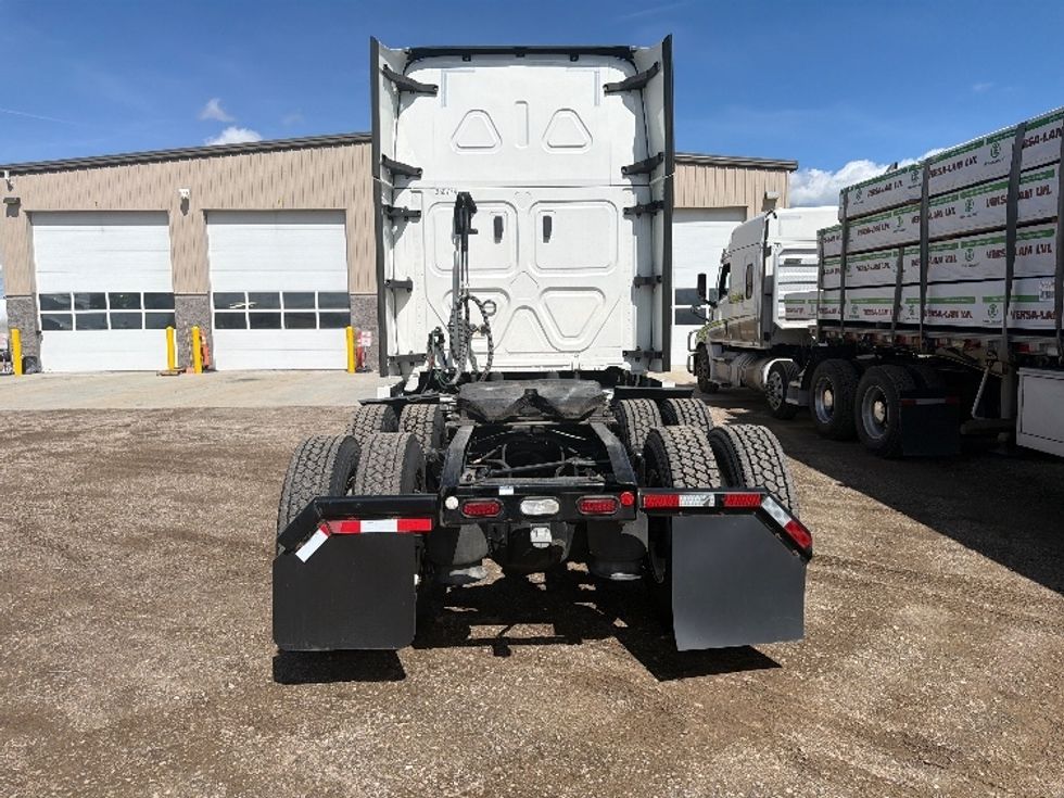 Sleeper Tractor-Heavy Duty Tractors-Freightliner-2021-T12664ST-Boise-ID-550,634\n\t\tmiles-$ 57,250 - Image 6
