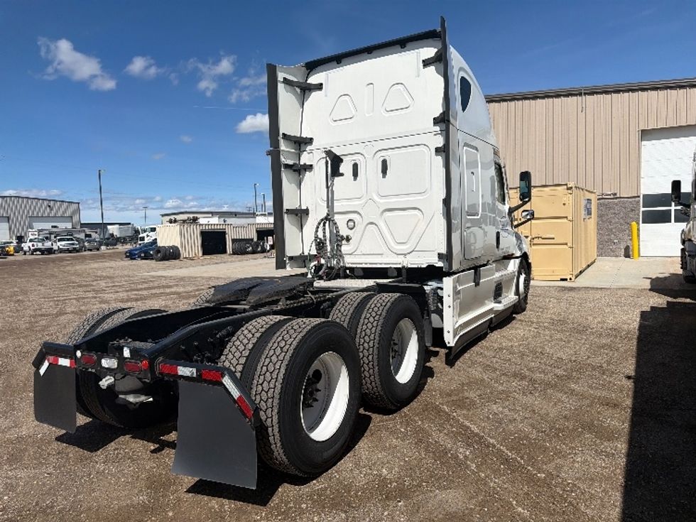 Sleeper Tractor-Heavy Duty Tractors-Freightliner-2021-T12664ST-Boise-ID-550,634\n\t\tmiles-$ 57,250 - Image 7