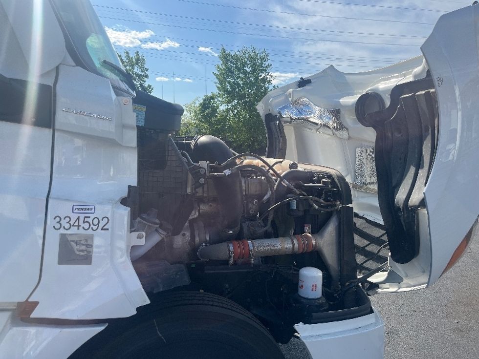 Sleeper Tractor-Heavy Duty Tractors-Freightliner-2021-T12664ST-Braintree-MA-575,201\n\t\tmiles-$ 56,500 - Image 20