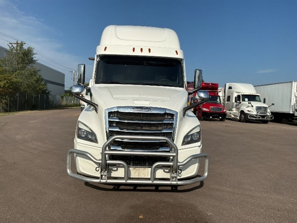 Sleeper Tractor-Heavy Duty Tractors-Freightliner-2021-T12664ST-Brooklyn Park-MN-479,664\n\t\tmiles-$ 73,750 - Image 2