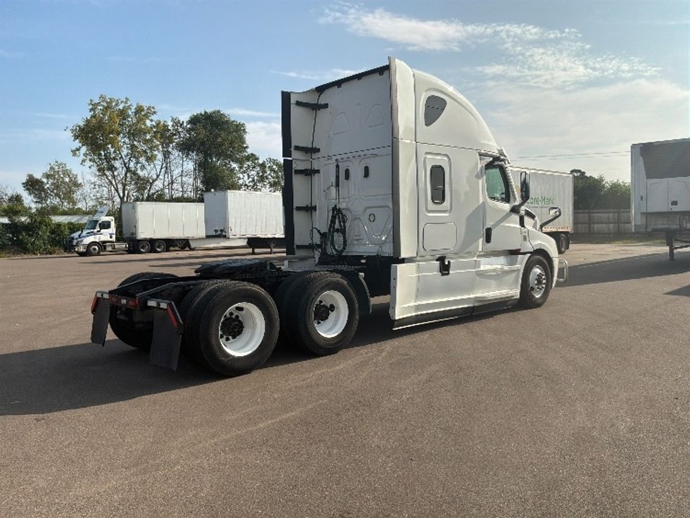 Sleeper Tractor-Heavy Duty Tractors-Freightliner-2021-T12664ST-Brooklyn Park-MN-479,664\n\t\tmiles-$ 73,750 - Image 7