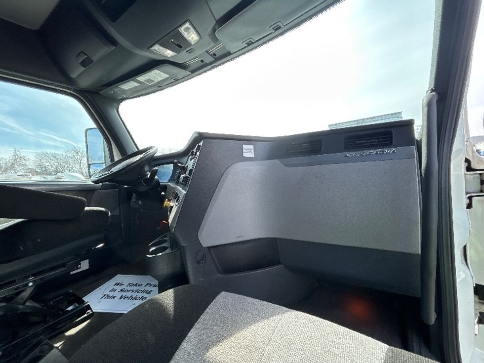 Sleeper Tractor-Heavy Duty Tractors-Freightliner-2021-T12664ST-Brooklyn Park-MN-623,968\n\t\tmiles-$ 47,500 - Image 14