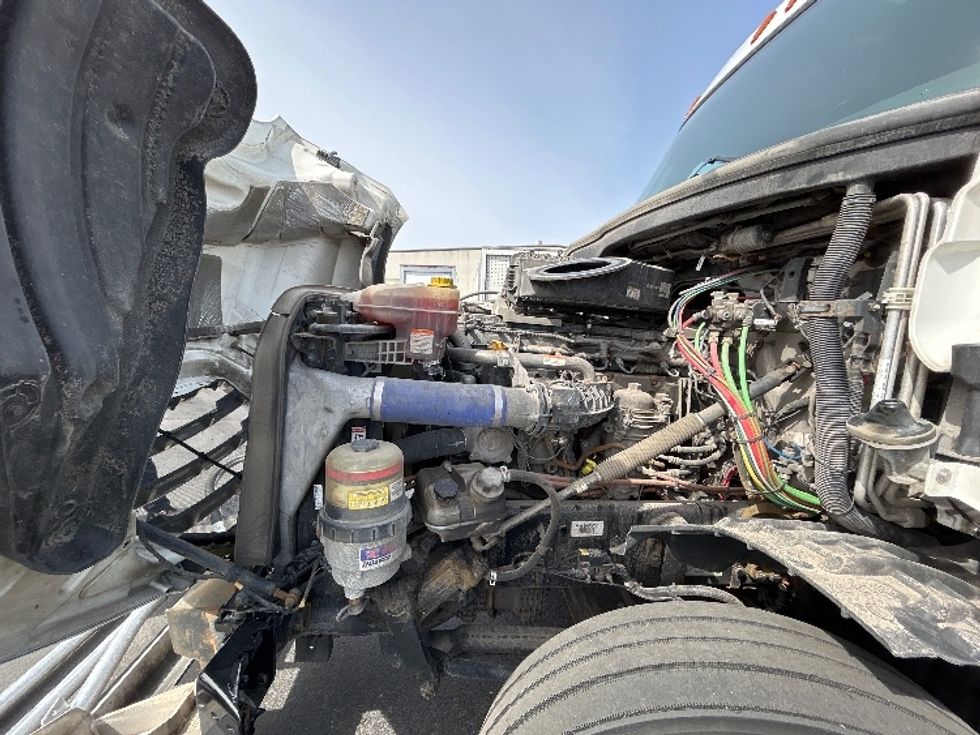 Sleeper Tractor-Heavy Duty Tractors-Freightliner-2021-T12664ST-Brooklyn Park-MN-623,968\n\t\tmiles-$ 47,500 - Image 21