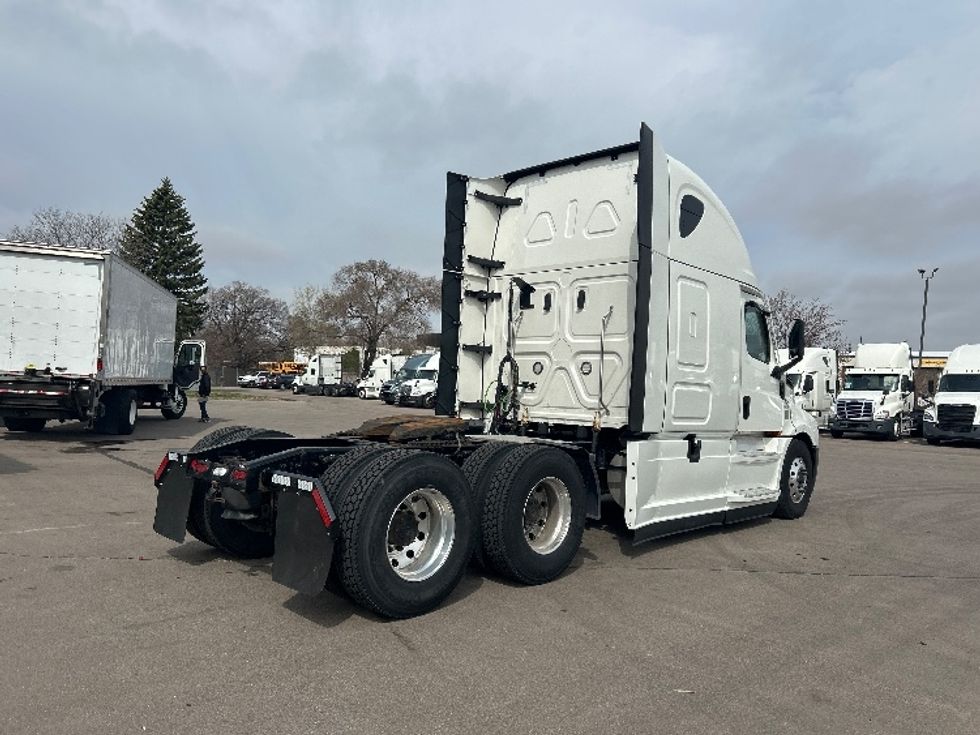 Sleeper Tractor-Heavy Duty Tractors-Freightliner-2021-T12664ST-Brooklyn Park-MN-623,968\n\t\tmiles-$ 47,500 - Image 7