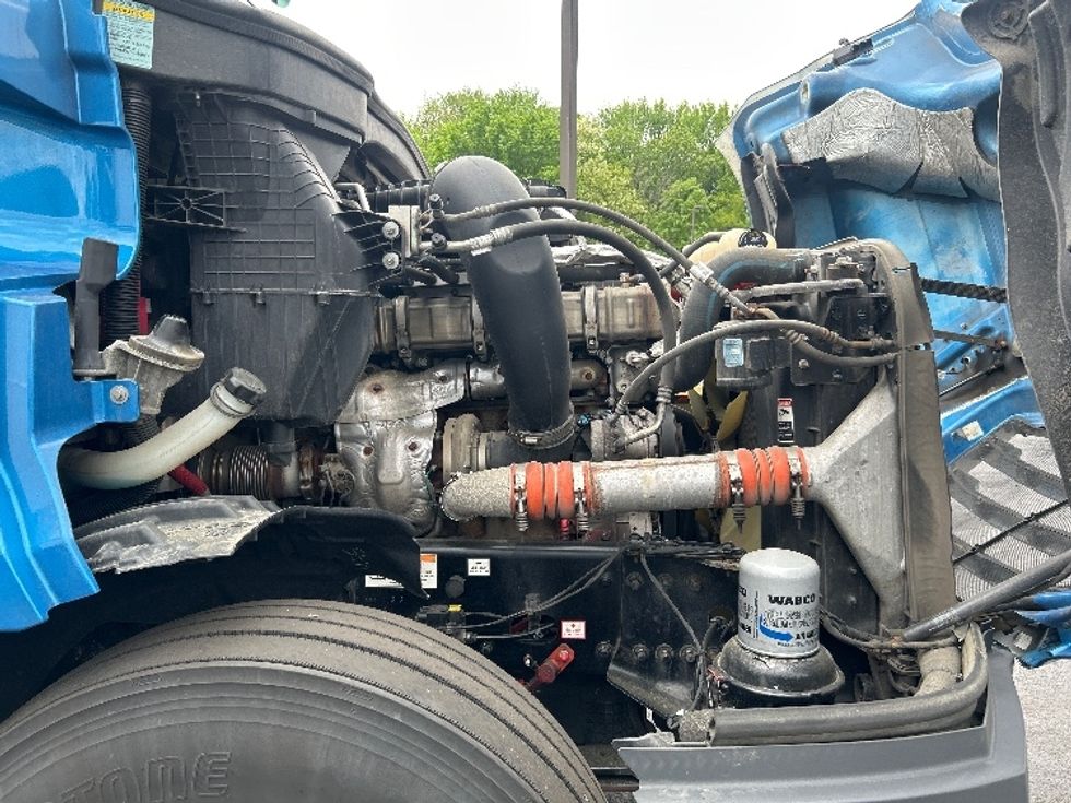 Sleeper Tractor-Heavy Duty Tractors-Freightliner-2021-T12664ST-Burlington-NJ-557,459\n\t\tmiles-$ 58,750 - Image 20
