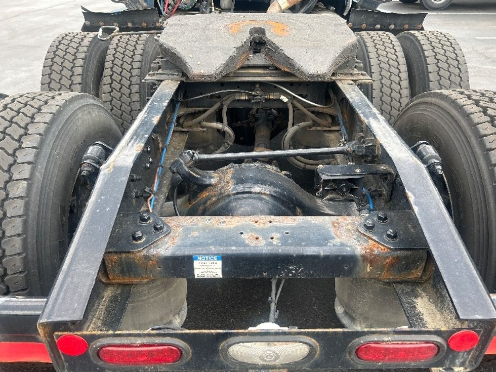 Sleeper Tractor-Heavy Duty Tractors-Freightliner-2021-T12664ST-Burlington-NJ-557,459\n\t\tmiles-$ 58,750 - Image 6