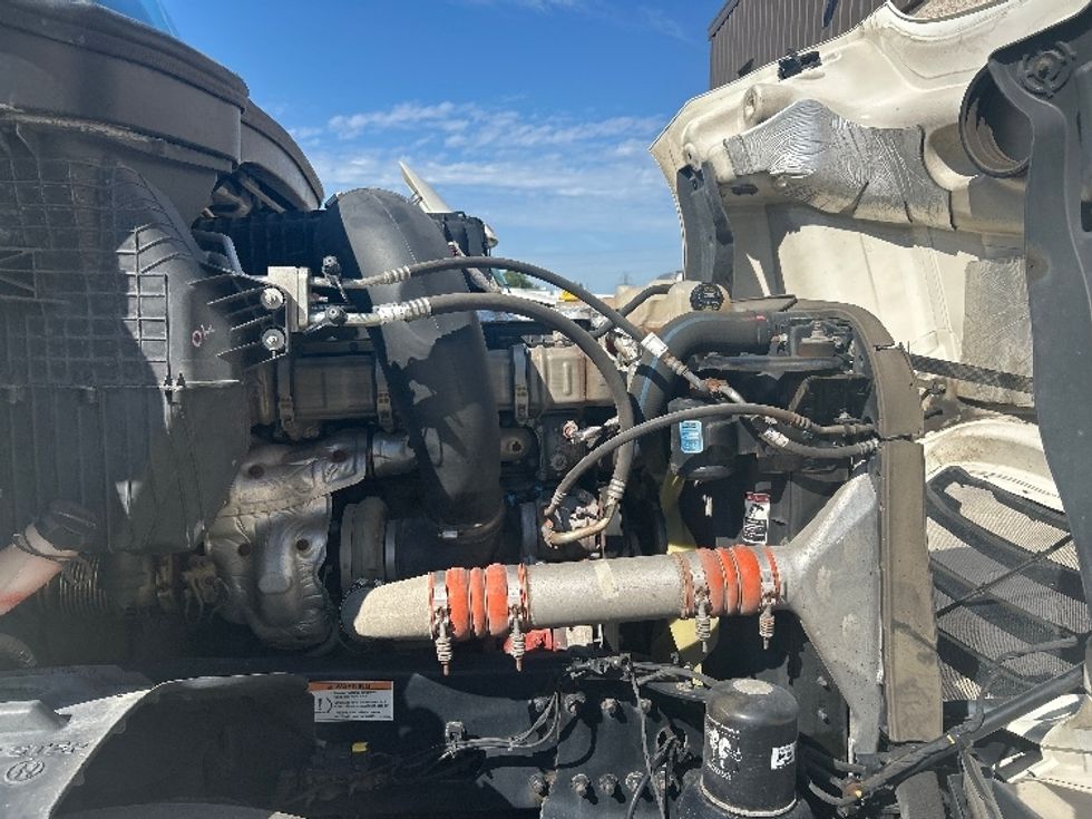 Sleeper Tractor-Heavy Duty Tractors-Freightliner-2021-T12664ST-Byron Center-MI-510,428\n\t\tmiles-$ 62,000 - Image 20