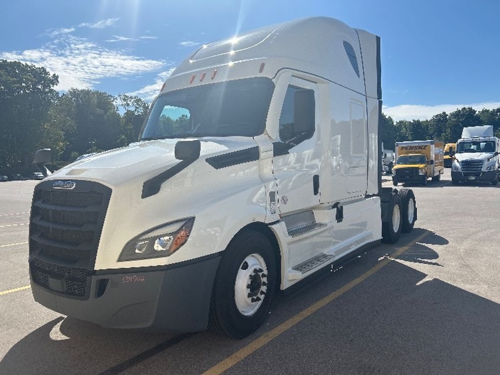 Sleeper Tractor-Heavy Duty Tractors-Freightliner-2021-T12664ST-Byron Center-MI-510,428\n\t\tmiles-$ 62,000 - Image 3