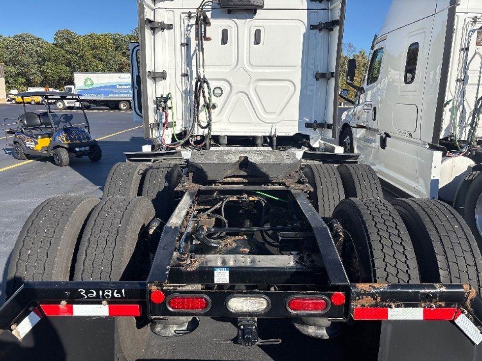 Sleeper Tractor-Heavy Duty Tractors-Freightliner-2021-T12664ST-Byron Center-MI-639,846\n\t\tmiles-$ 56,000 - Image 6