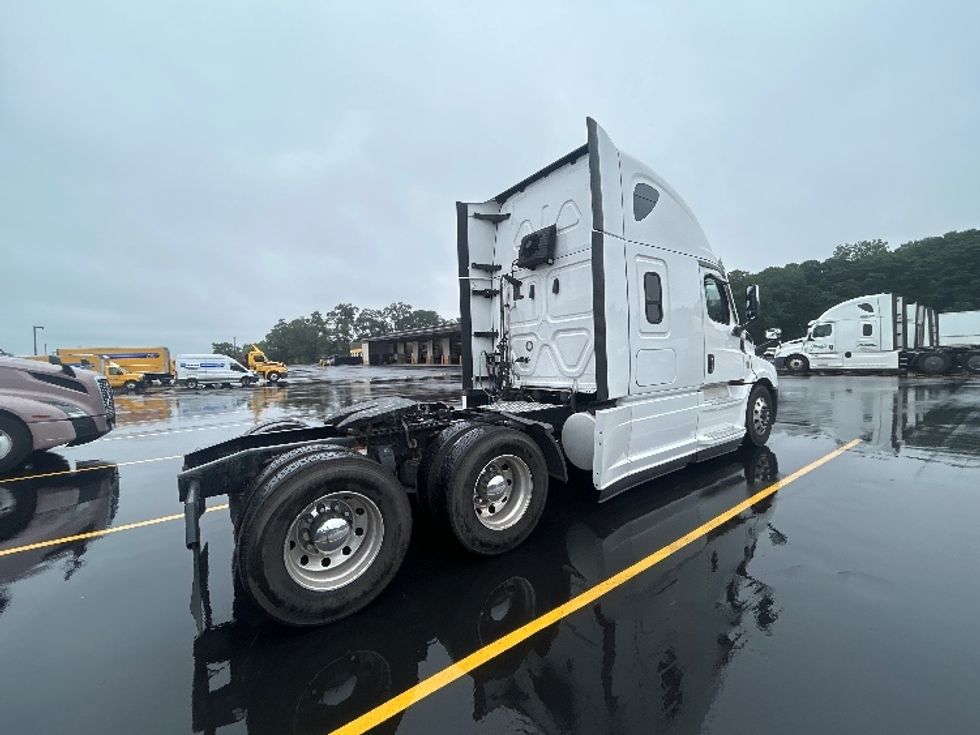 Sleeper Tractor-Heavy Duty Tractors-Freightliner-2021-T12664ST-Byron Center-MI-641,701\n\t\tmiles-$ 58,500 - Image 7