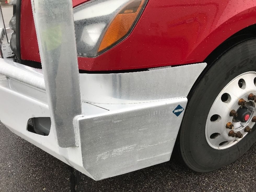 Sleeper Tractor-Heavy Duty Tractors-Freightliner-2021-T12664ST-Calgary-AB-1,033,437\n\t\tkm-$ 69,500 - Image 22