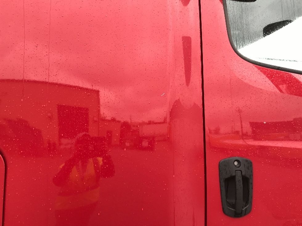 Sleeper Tractor-Heavy Duty Tractors-Freightliner-2021-T12664ST-Calgary-AB-1,033,437\n\t\tkm-$ 69,500 - Image 24