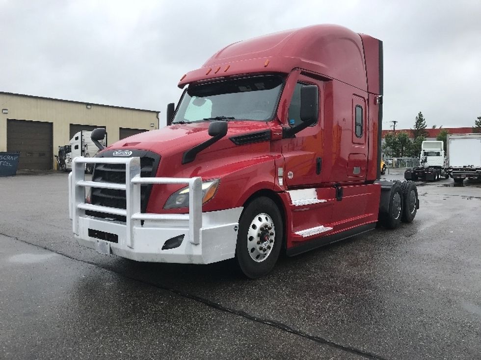 Sleeper Tractor-Heavy Duty Tractors-Freightliner-2021-T12664ST-Calgary-AB-1,033,437\n\t\tkm-$ 69,500 - Image 3