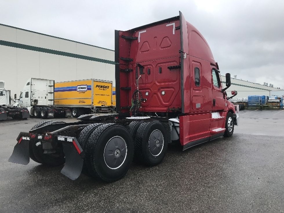 Sleeper Tractor-Heavy Duty Tractors-Freightliner-2021-T12664ST-Calgary-AB-1,033,437\n\t\tkm-$ 69,500 - Image 7