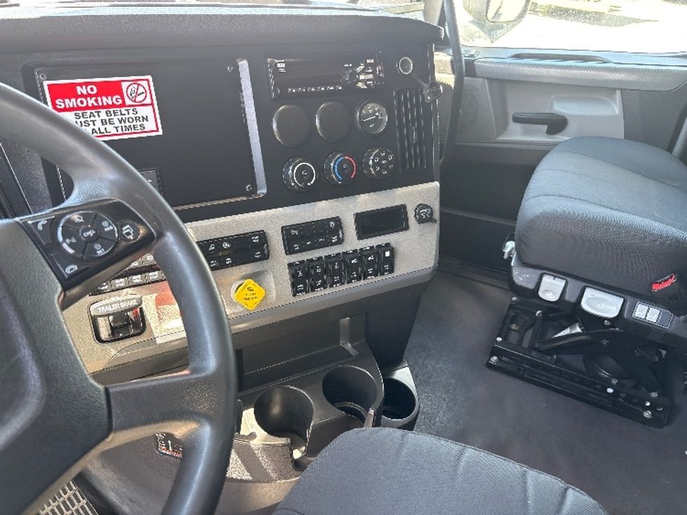 Sleeper Tractor-Heavy Duty Tractors-Freightliner-2021-T12664ST-Calgary-AB-618,767\n\t\tkm-$ 104,000 - Image 12