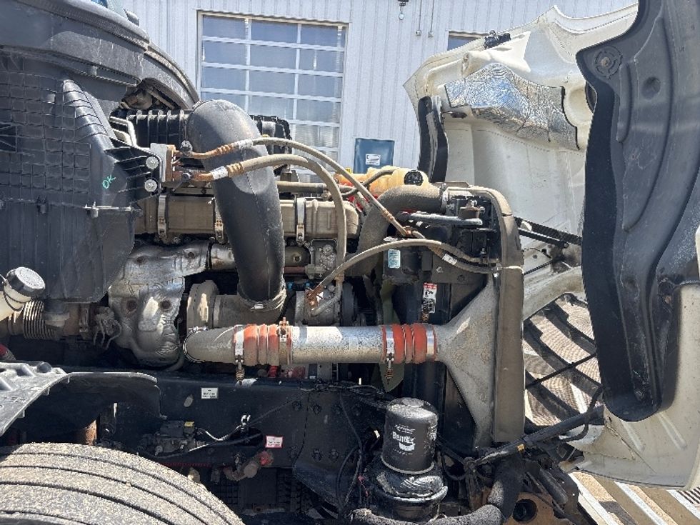 Sleeper Tractor-Heavy Duty Tractors-Freightliner-2021-T12664ST-Calgary-AB-618,767\n\t\tkm-$ 104,000 - Image 20