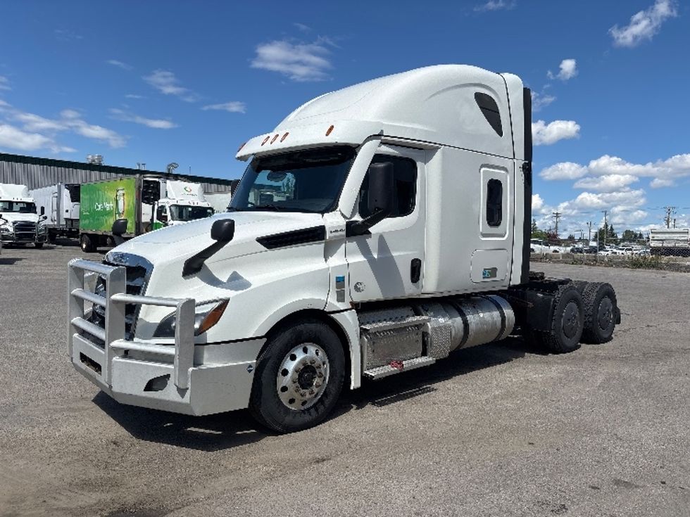 Sleeper Tractor-Heavy Duty Tractors-Freightliner-2021-T12664ST-Calgary-AB-618,767\n\t\tkm-$ 104,000 - Image 3