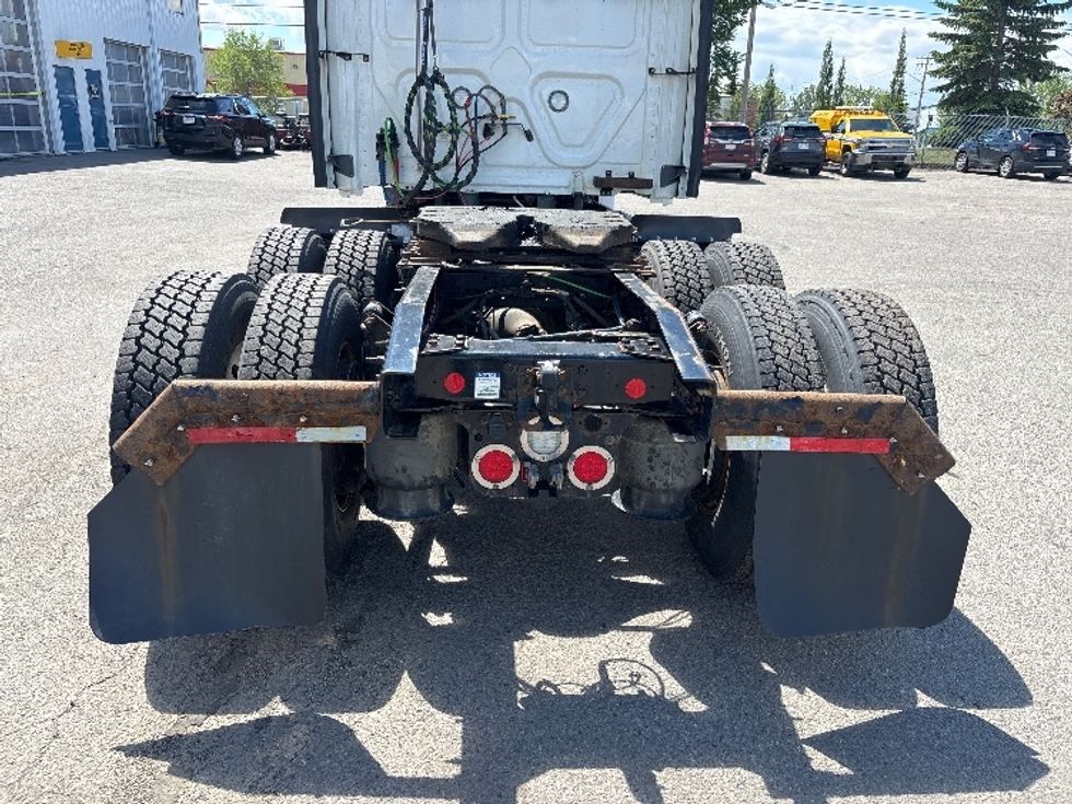 Sleeper Tractor-Heavy Duty Tractors-Freightliner-2021-T12664ST-Calgary-AB-618,767\n\t\tkm-$ 104,000 - Image 6
