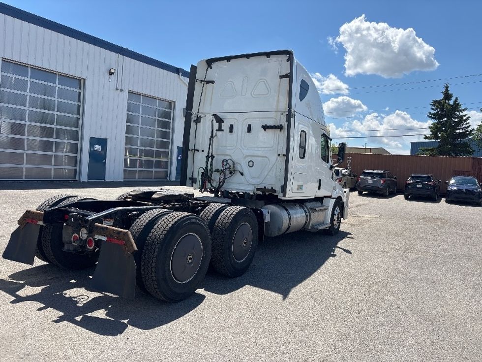Sleeper Tractor-Heavy Duty Tractors-Freightliner-2021-T12664ST-Calgary-AB-618,767\n\t\tkm-$ 104,000 - Image 7